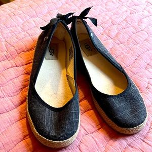 UGG Girls Shoes with Bows- Excellent Condition